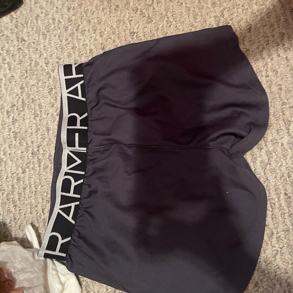 under armour workout shorts - Picture 3 of 3